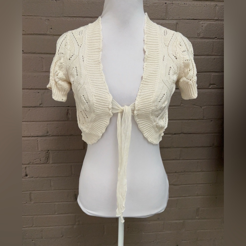 Nicole Miller beige knit open front crop sweater S